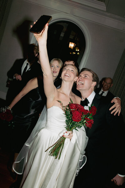 A stunning Old Hollywood-inspired wedding at King Mansion in Harrisburg, PA – 