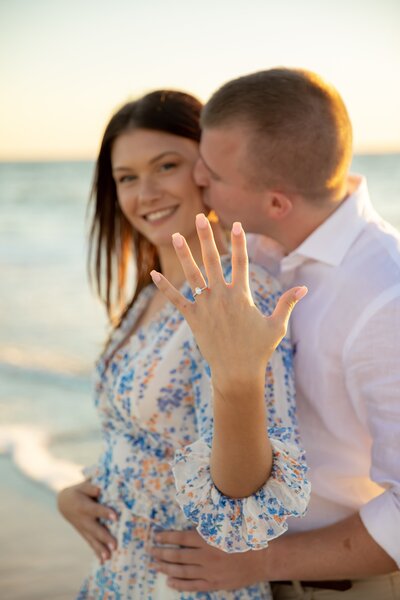 engagement-portrait-anna-maria-island-5751.jpg