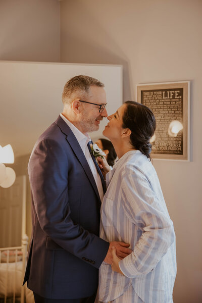 Alaska photographer, air bnb wedding, getting ready photos