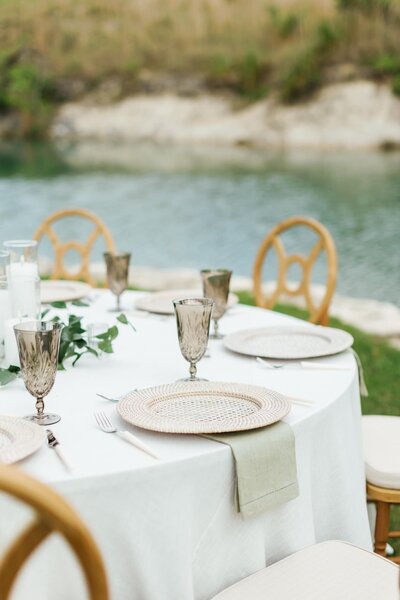 table setting outdoor event