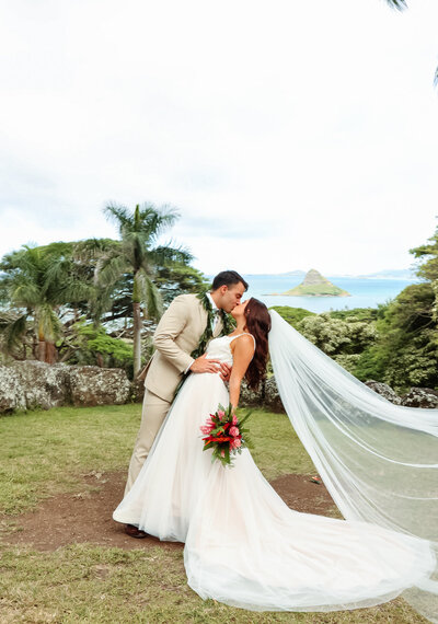 Destination Wedding in Oahu, HI. | Analisa Renae Photography