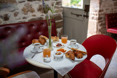 Petit-déjeuner maison inclus