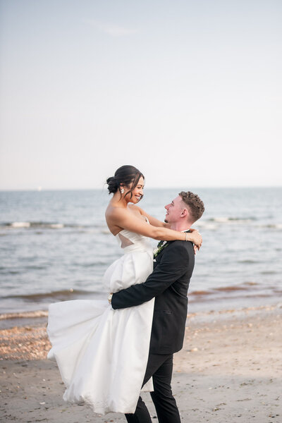 Tyde at Walnut Beach Romantic Wedding