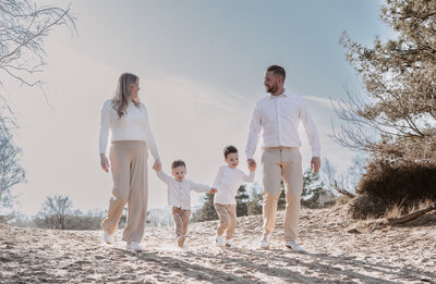 Heerlijk genieten met het gezin in Zeeland of Brabant doe dan ook meteen een fotoshoot bij Lashonda Fotografie