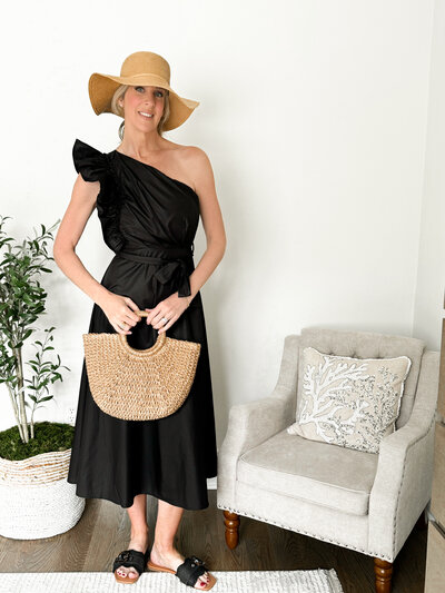 Spring and Summer Outfit Ideas Women Over 40 Women over 50 The Daily Kell