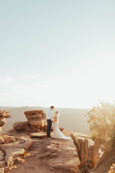 moab elopement photographer, moab wedding photographer, moab elopement photography, moab wedding photos, elopement bride, adventurous bride, moab bride, arches wedding photos, arches national park elopement