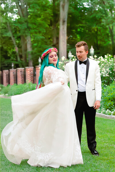 Unique and romantic summer wedding at Gramercy Mansion in Baltimore Maryland