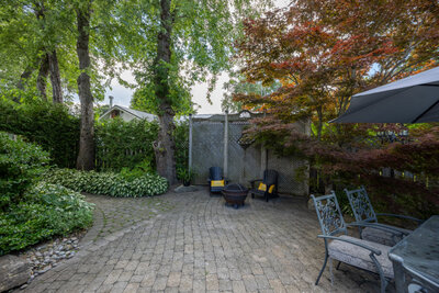 10 Brownsville patio (1)