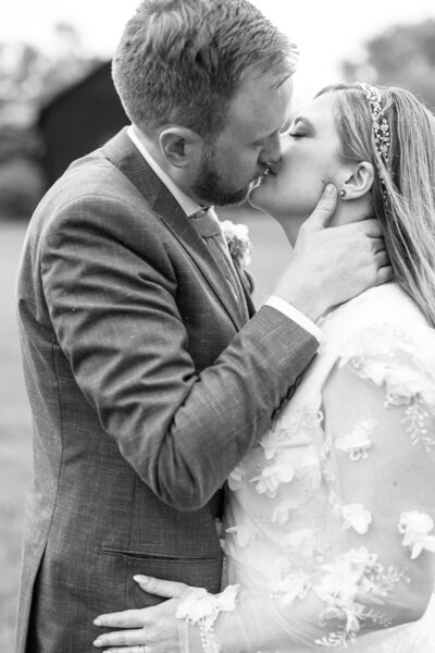 Atlanta Wedding Photographer | Bride And Groom Kissing