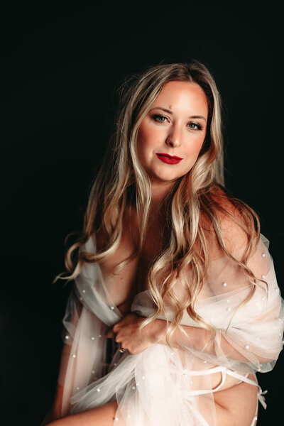 Experience luxurious boudoir photography in Savannah, Georgia. Empowering, intimate sessions to celebrate your beauty and confidence. Book your unforgettable session today!