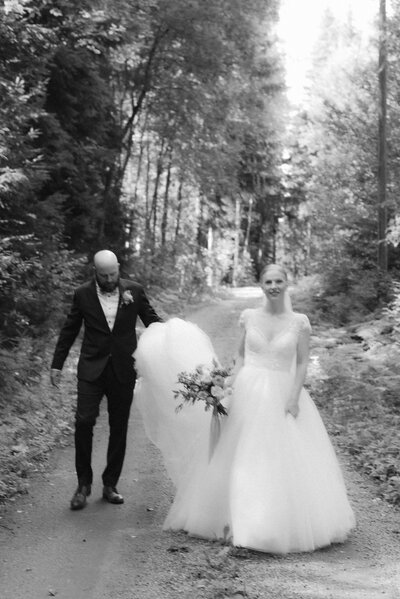 Documentary wedding photography of a private estate wedding by wedding photographer Hannika Gabrielsson