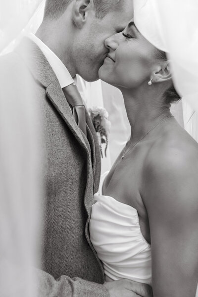 Blog post for an elegant and modern wedding at the hall at fauntleroy