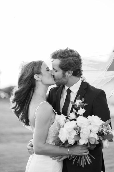 Dallas bride and groom portrait by The Elegant Wedding Co.