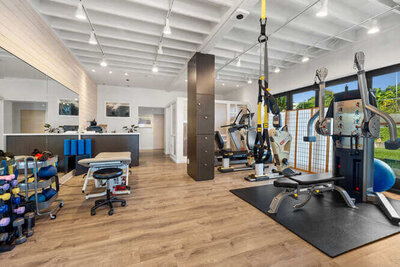 Spacious PT room for Onero treatments and workouts