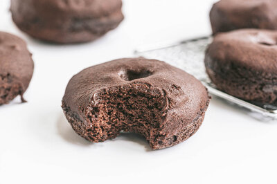 Keto_Chocolate_Donuts_01