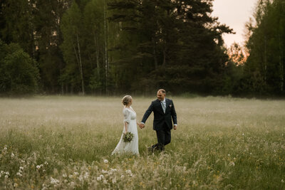 Pulmafotograaf Tallinnas ja üle kogu Eesti, kelle hind jääb mõistlikuks.