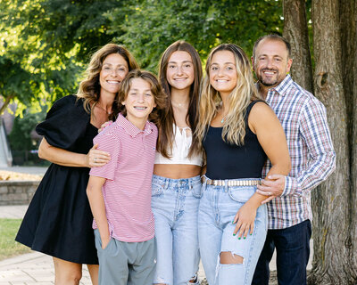 Family photo session at the park