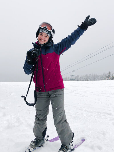 Photo of Gabrielle Vignola skiing while taking senior portraits on Loon Mountain, Lincoln, New Hampshire