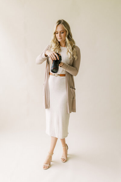 Wedding and Elopement Photographer, Shannon Bryn Photo headshot