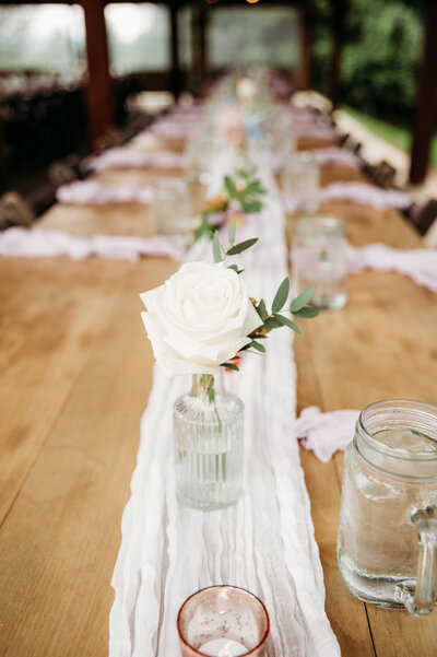 sweetheart table details layout at jerris wadsworth wedding barn in avon ny