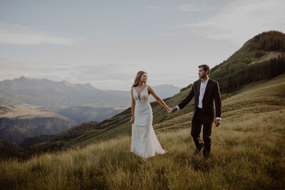 Bride and groom elope in Ouray, Colorado