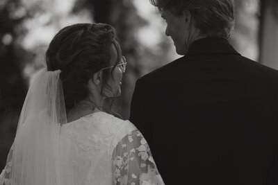 kalamazoo-michigan-wedding-photographerAuthenticRadiance_DelilaThomasIndianaWedding-63