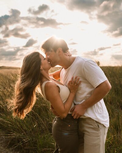 Arastasia Photography - Cleveland Ohio Wedding and Elopement Photography, Maternity and Newborn Photography, Family Portraits and Live Wedding Painting