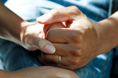 Brooke Calderon Therapy, LMFT practices person-centered therapy for individuals and families in California, using evidence-based practices to manage anxiety, depression, OCD, parenting challenges, life transitions and stressors.