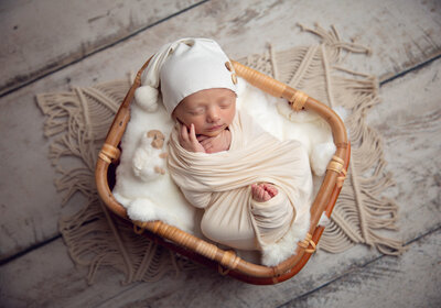 Toronto-newborn-portrait-photographer-Rosio-Moyano_046