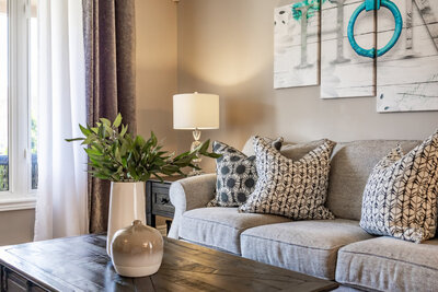 941 Greenleaf living-2