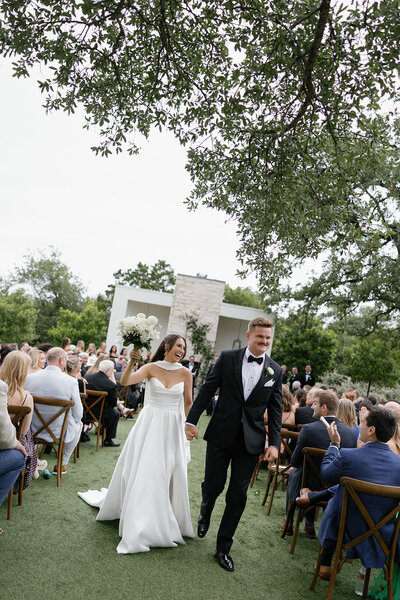 Loui_photography_the_arlo_austin_texas_spring_wedding_coyote_ugly-51