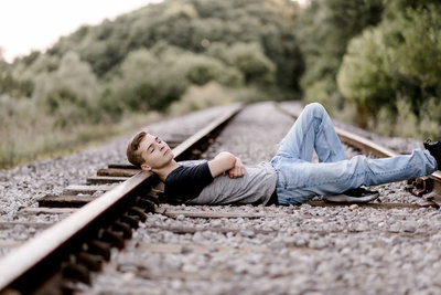 Senior session on railroad tracks0013