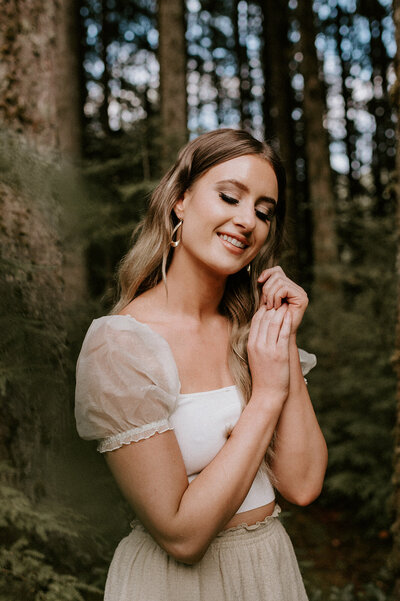 The hair and makeup artist for elopement photography sessions