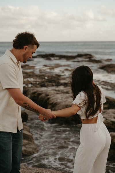Washington engagement photos in the Columbia River Gorge