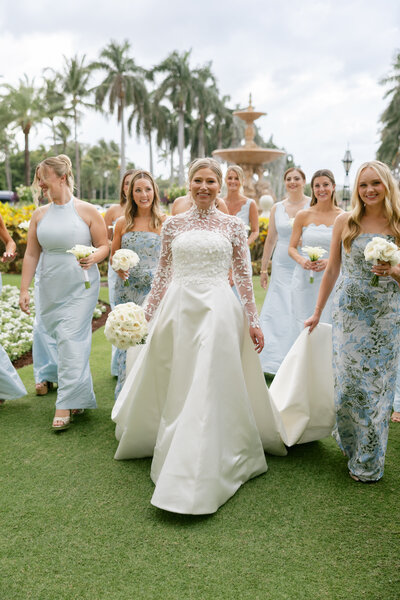 cheerful fun wedding party inspo photo by Sunny lee photo 