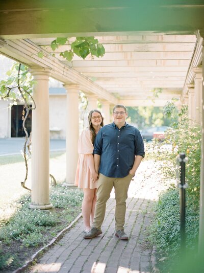 Detroit Michigan wedding couple posing