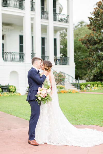 Renee Lorio Photography South Louisiana Wedding Engagement Light Airy Portrait Photographer Photos Southern Clean Colorful17