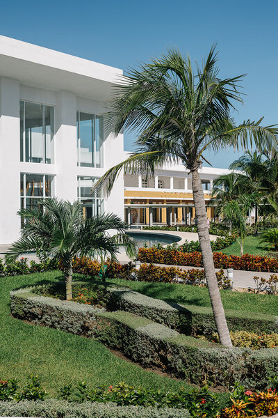 034-sneak-peek-ally-serge-wedding-majestic-elegance-costa-mujeres-cancun-noir-9-creatives-940A1220_websize