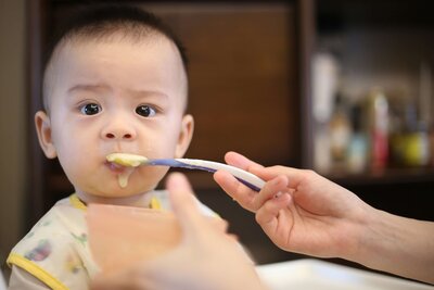 baby_eating_feeding_therapy