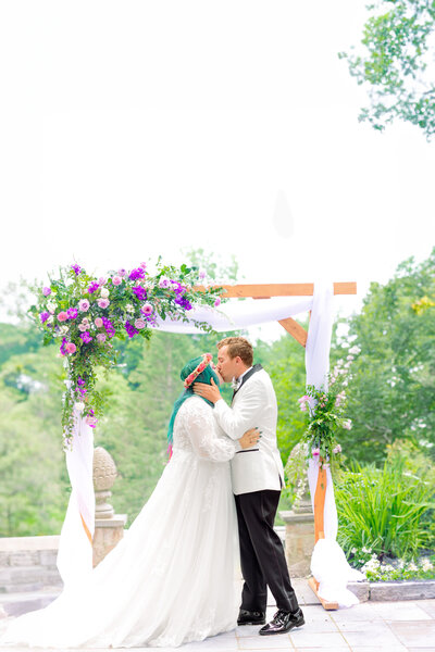 Unique and romantic summer wedding at Gramercy Mansion in Baltimore Maryland