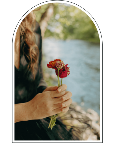 elizabeth holding flower