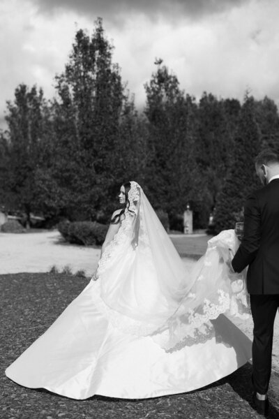 luxury pennsylvania wedding with white florals
