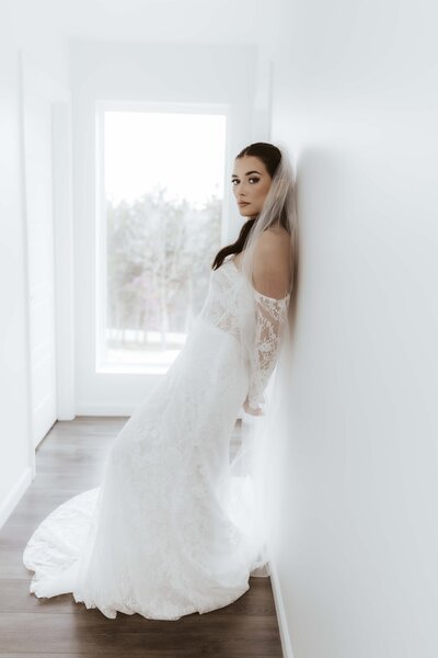 Editorial bridal portrait, perfect for luxury wedding inspiration