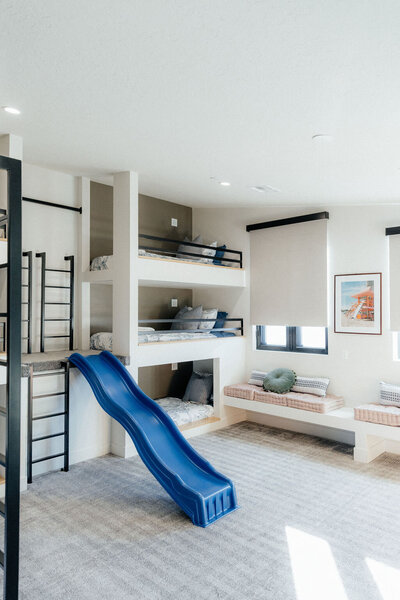 Beezah_FrankiesPlace_ALL-253
