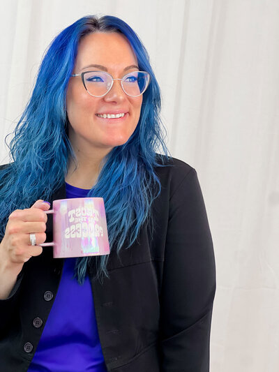 Jessie Richards creating brand strategy for online entrepreneurs