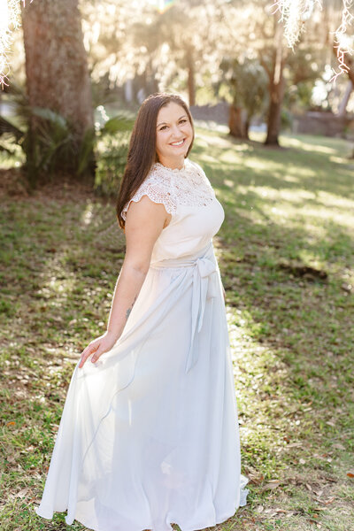 Erica Burleson is a central mississippi wedding and portrait photographer who loes warm, colorful, joyful images.