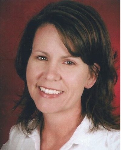 Suzanne headshot
