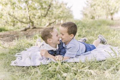 Boise Idaho Spring Orchard Blossom Mini Sessions