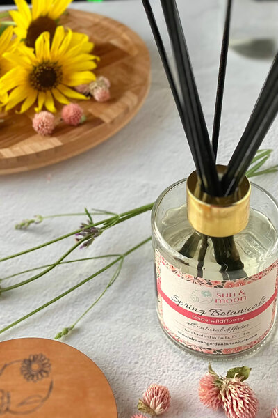sun-and-moon-garden-botanicals-spring-614