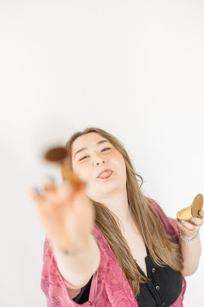 SaraPullingMUA-179